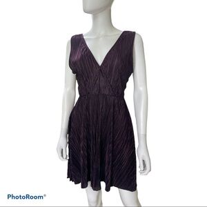 $10 SALE H & M Divided Aubergine Dress Size 4